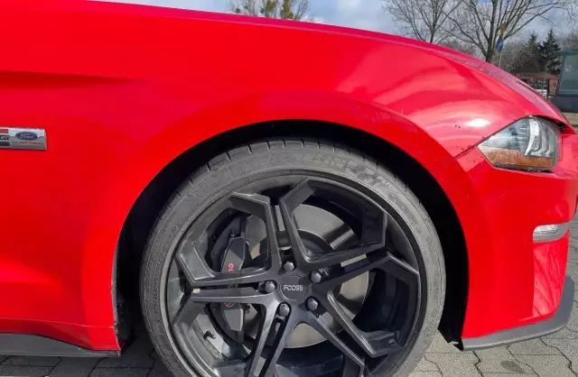 FORD Mustang 