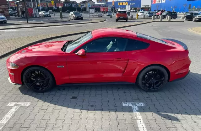 FORD Mustang 