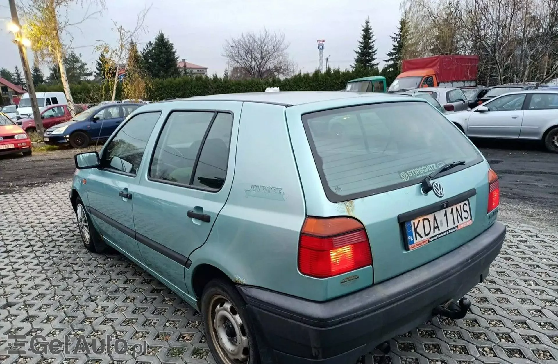 VOLKSWAGEN Golf 