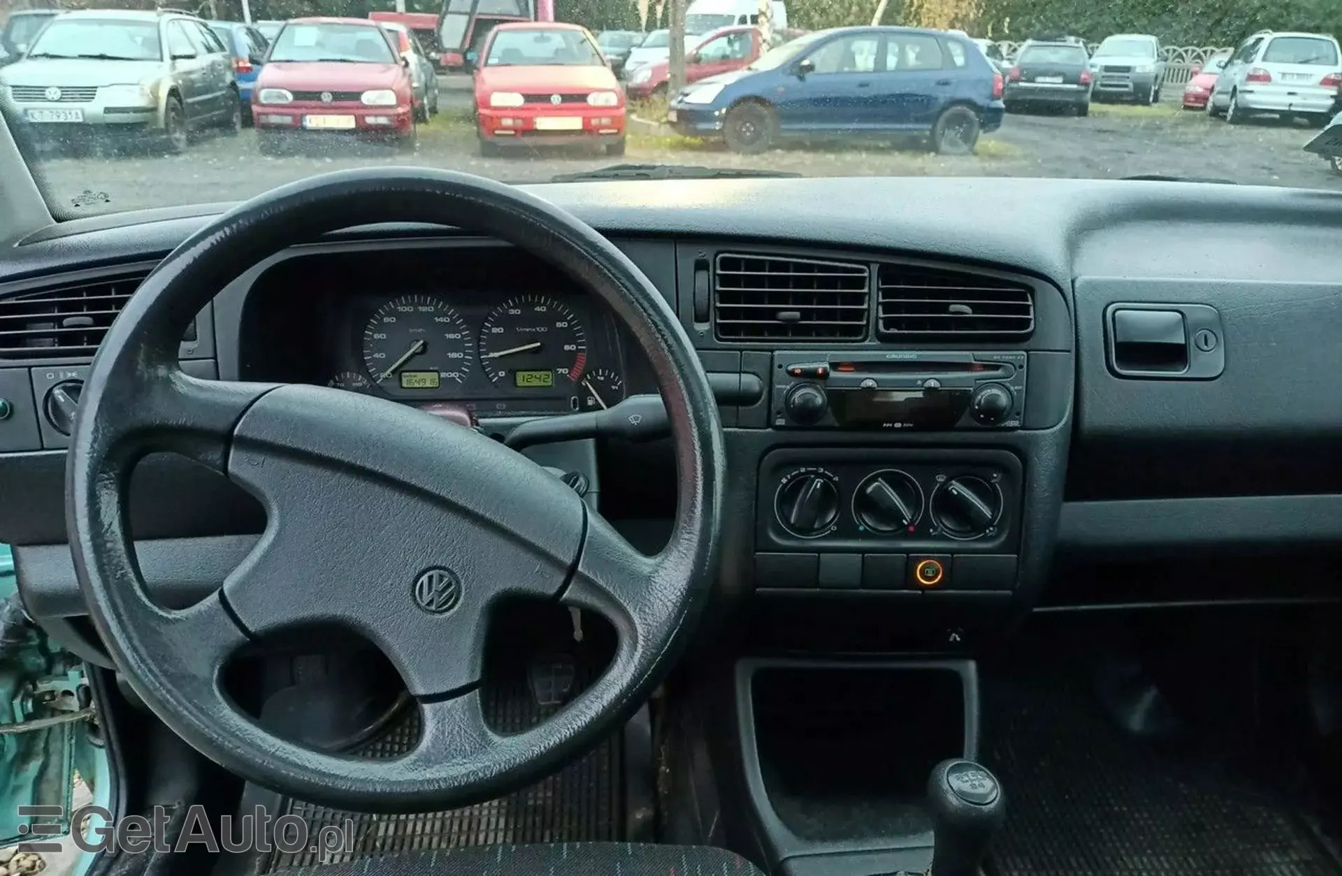 VOLKSWAGEN Golf 