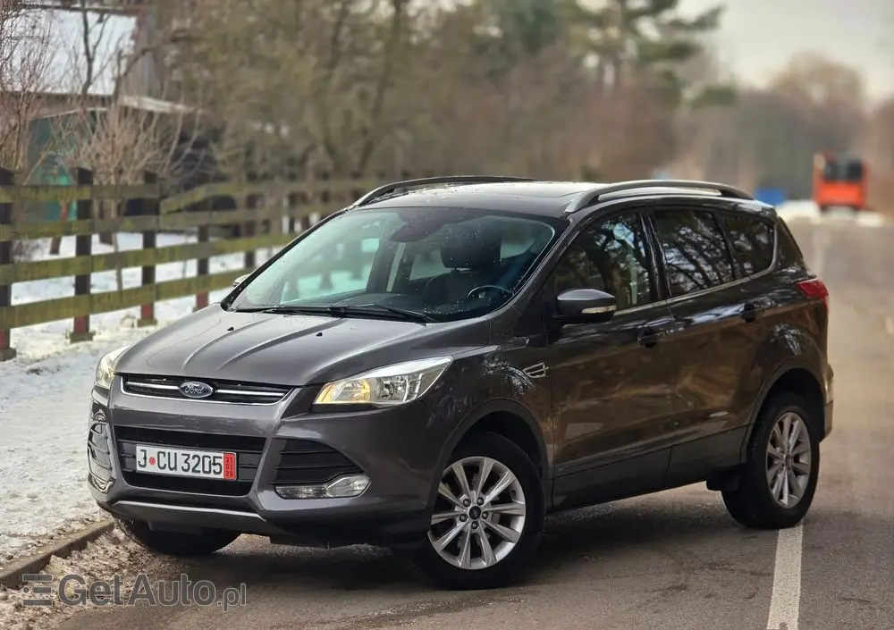 FORD Kuga 2.0 TDCi 2x4 Titanium