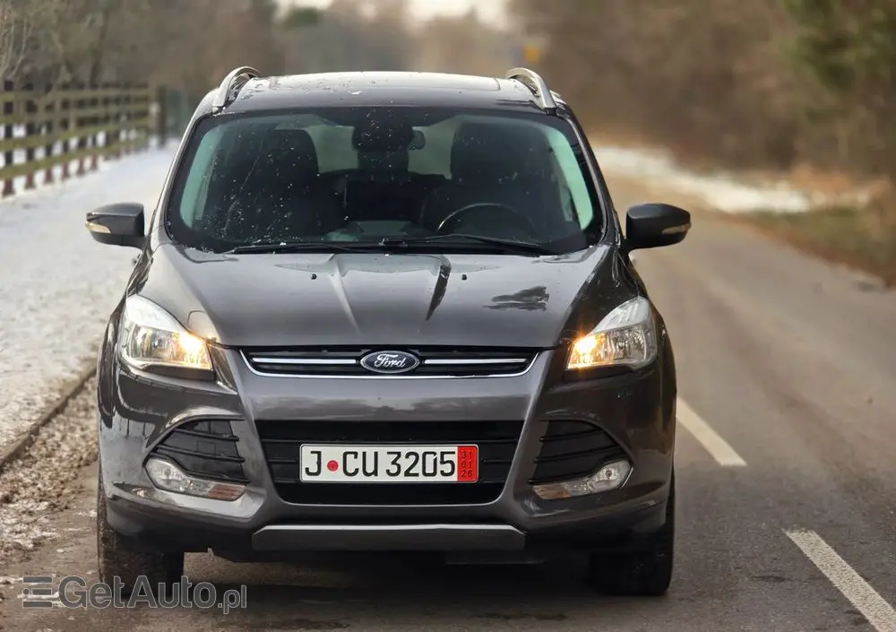 FORD Kuga 2.0 TDCi 2x4 Titanium
