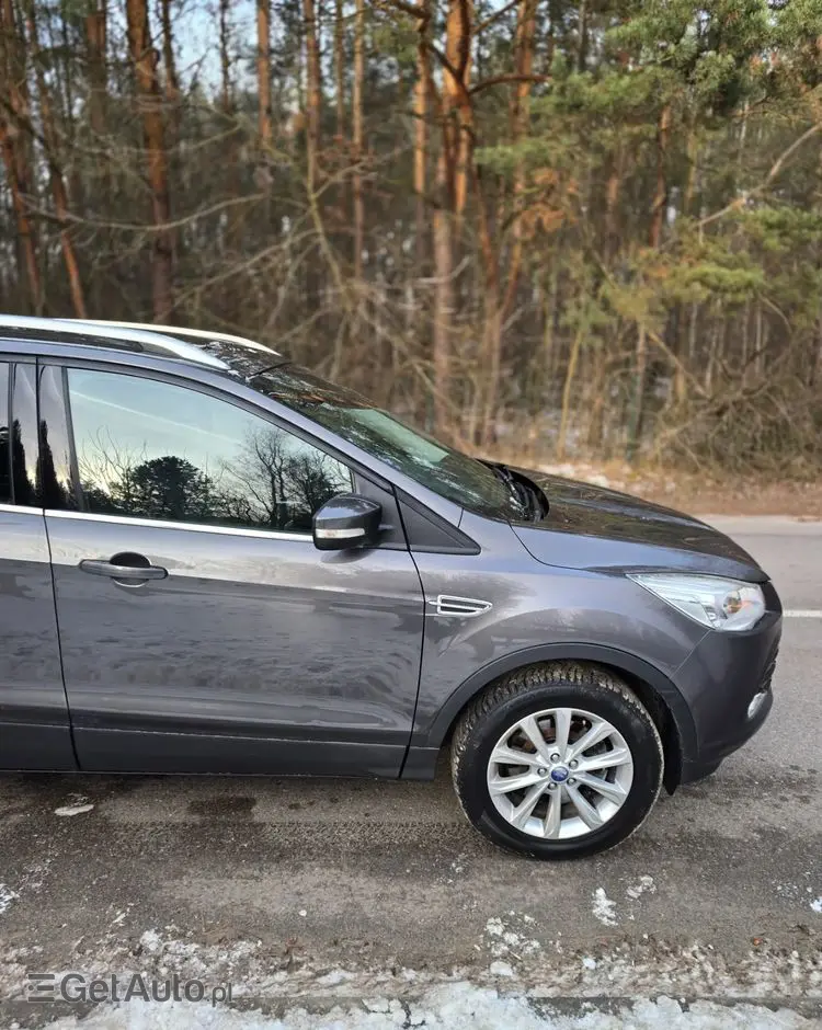 FORD Kuga 2.0 TDCi 2x4 Titanium