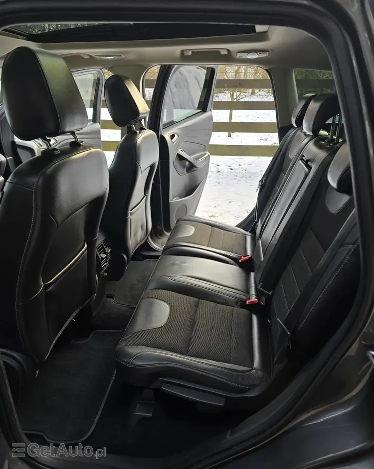 FORD Kuga 2.0 TDCi 2x4 Titanium