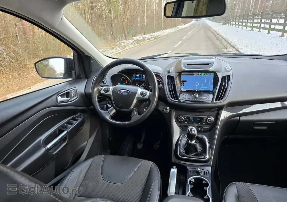 FORD Kuga 2.0 TDCi 2x4 Titanium