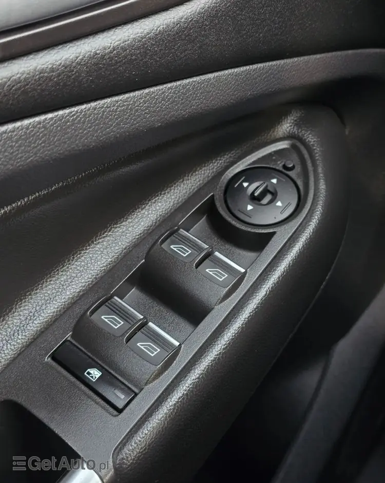 FORD Kuga 2.0 TDCi 2x4 Titanium