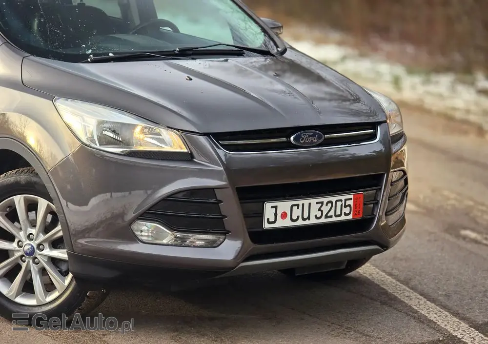 FORD Kuga 2.0 TDCi 2x4 Titanium