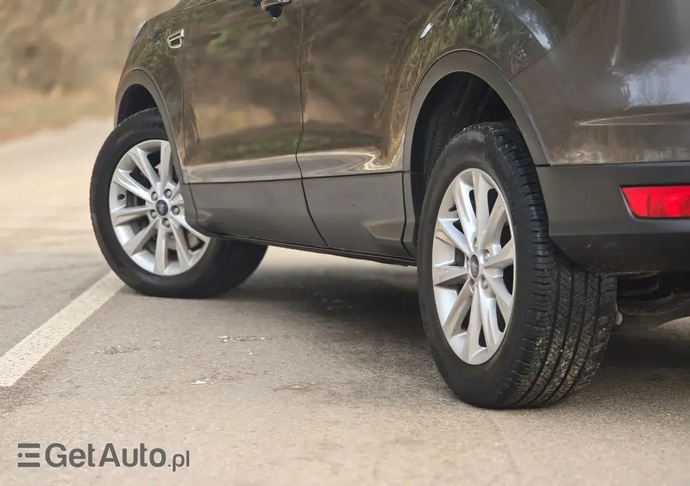 FORD Kuga 2.0 TDCi 2x4 Titanium