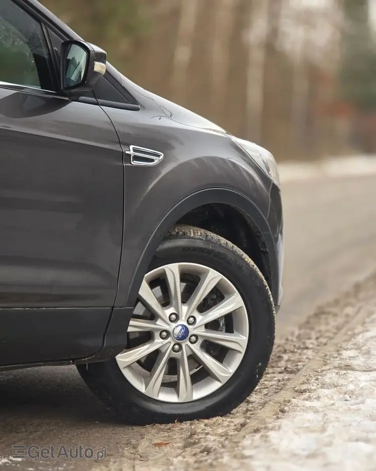 FORD Kuga 2.0 TDCi 2x4 Titanium