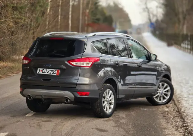 FORD Kuga 2.0 TDCi 2x4 Titanium