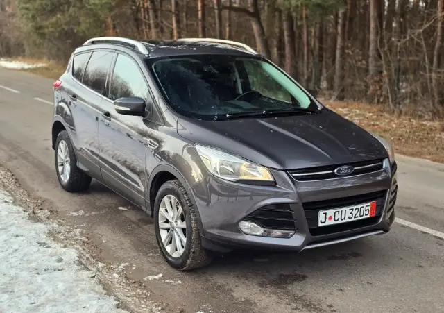 FORD Kuga 2.0 TDCi 2x4 Titanium