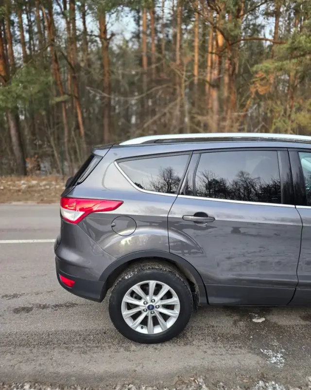FORD Kuga 2.0 TDCi 2x4 Titanium