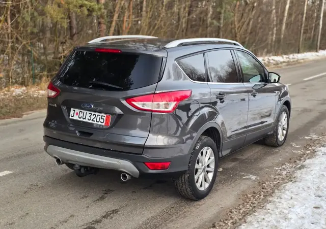 FORD Kuga 2.0 TDCi 2x4 Titanium