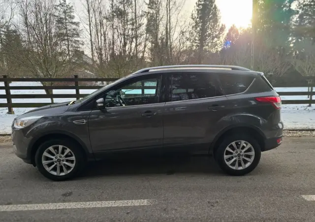 FORD Kuga 2.0 TDCi 2x4 Titanium