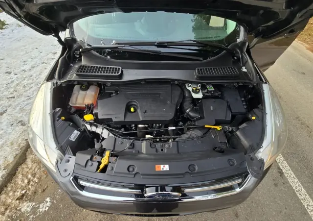 FORD Kuga 2.0 TDCi 2x4 Titanium