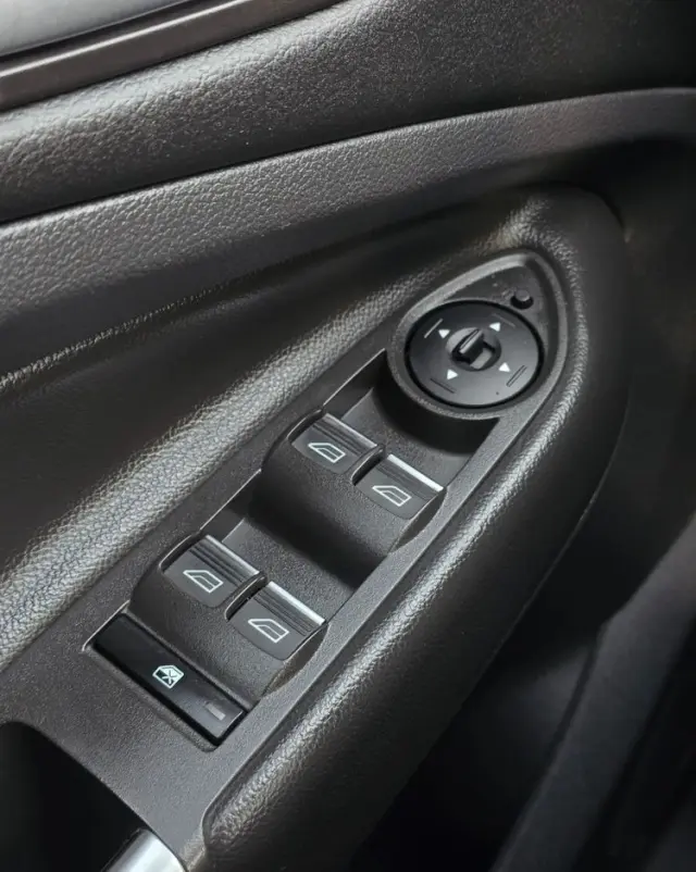 FORD Kuga 2.0 TDCi 2x4 Titanium