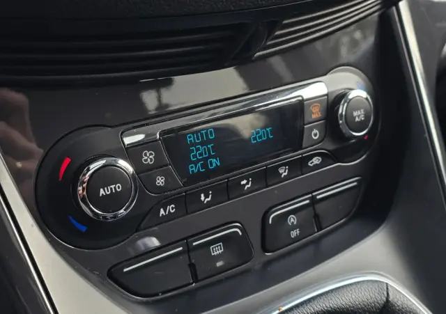 FORD Kuga 2.0 TDCi 2x4 Titanium