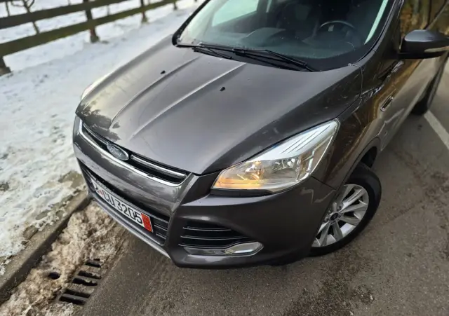 FORD Kuga 2.0 TDCi 2x4 Titanium