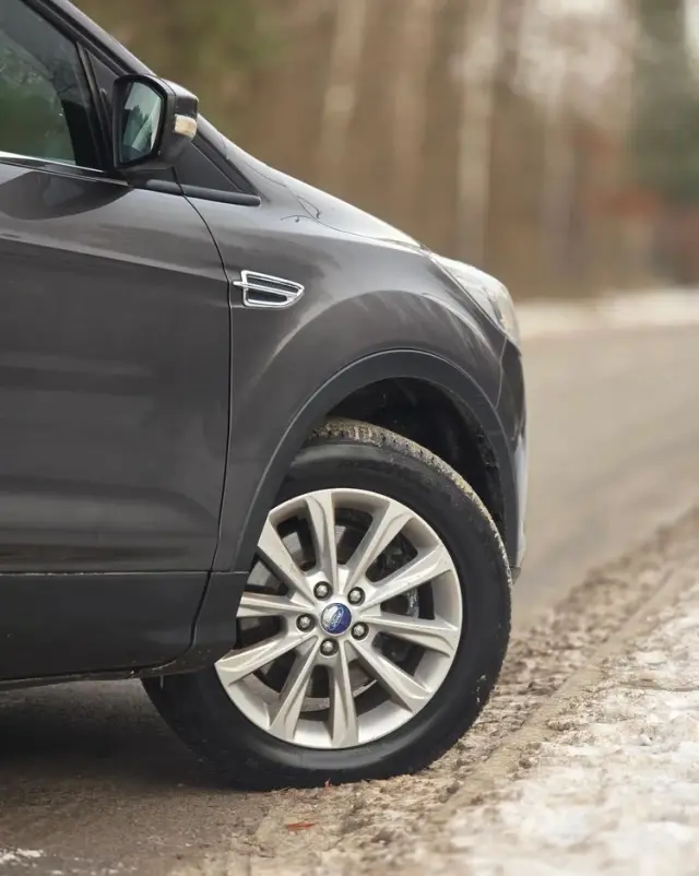 FORD Kuga 2.0 TDCi 2x4 Titanium