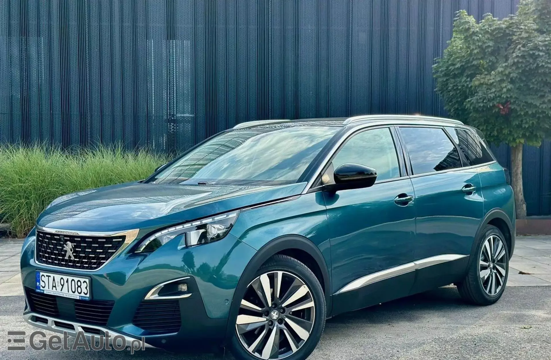 PEUGEOT 5008 