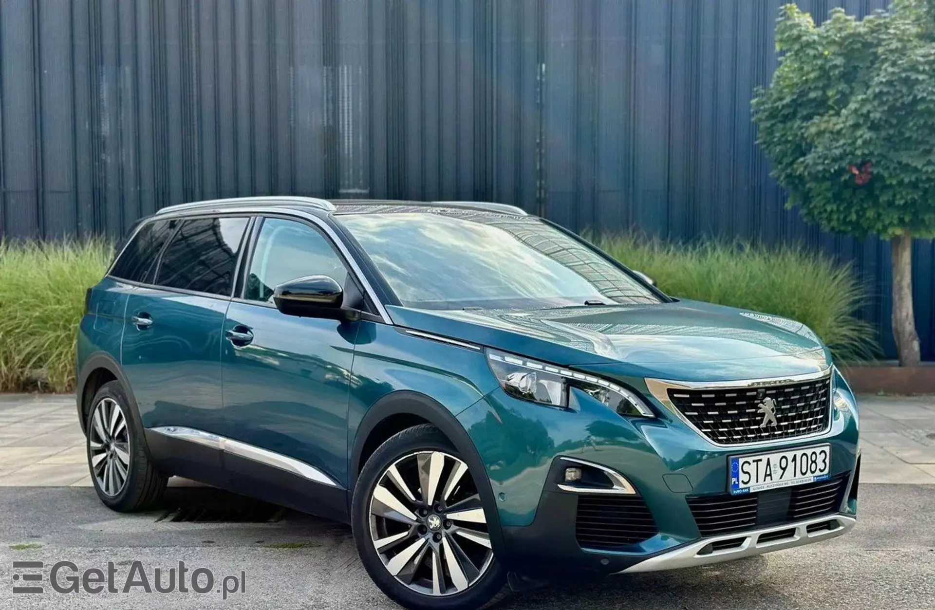 PEUGEOT 5008 