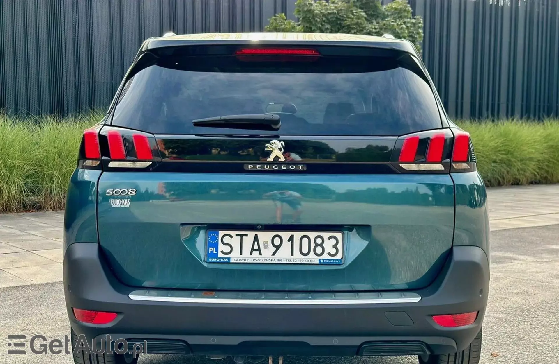 PEUGEOT 5008 