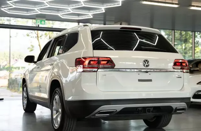 VOLKSWAGEN Atlas 