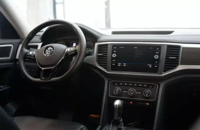 VOLKSWAGEN Atlas 