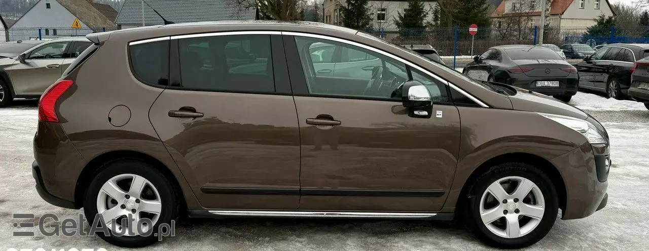 PEUGEOT 3008 2.0 HDi HYbrid4