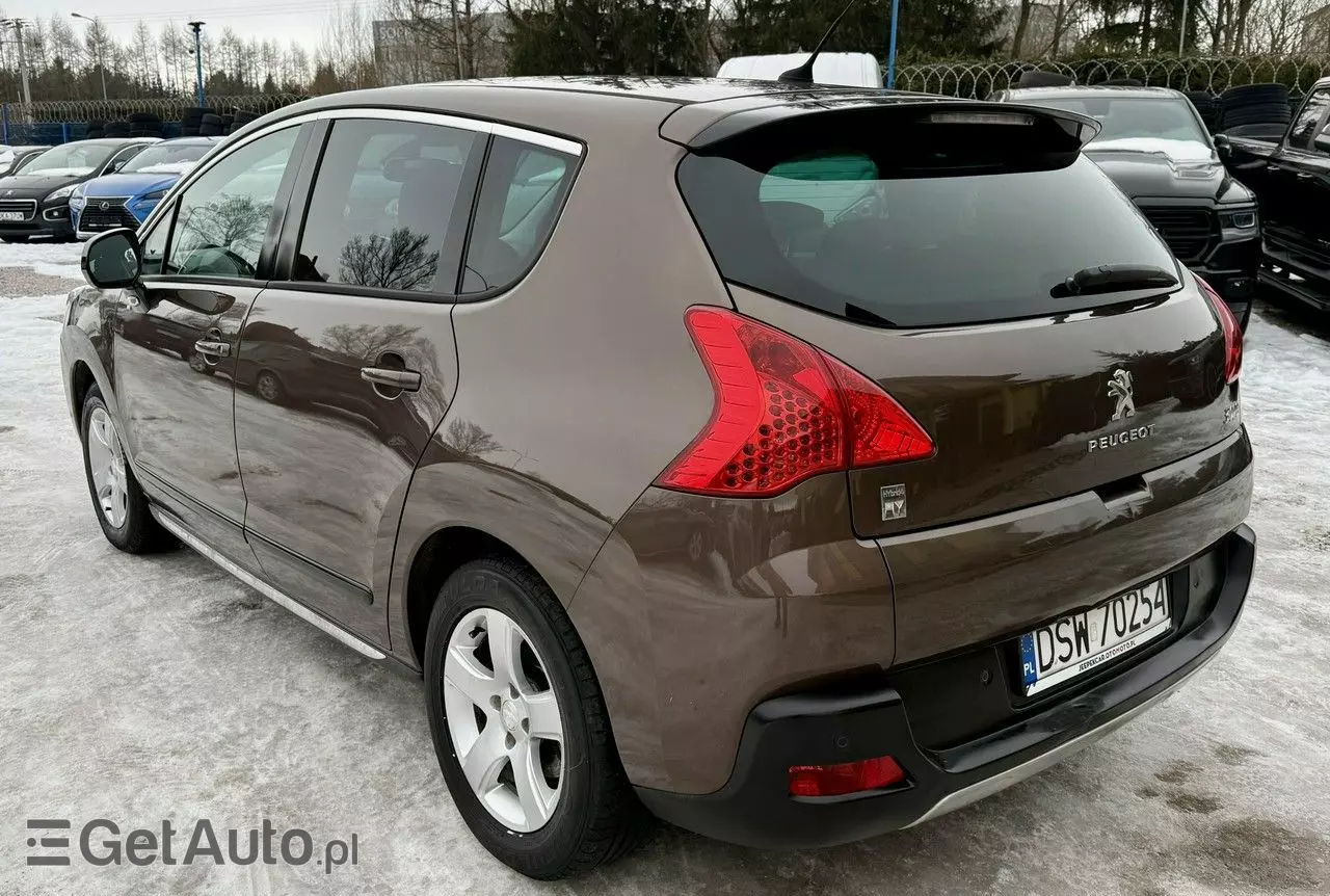 PEUGEOT 3008 2.0 HDi HYbrid4