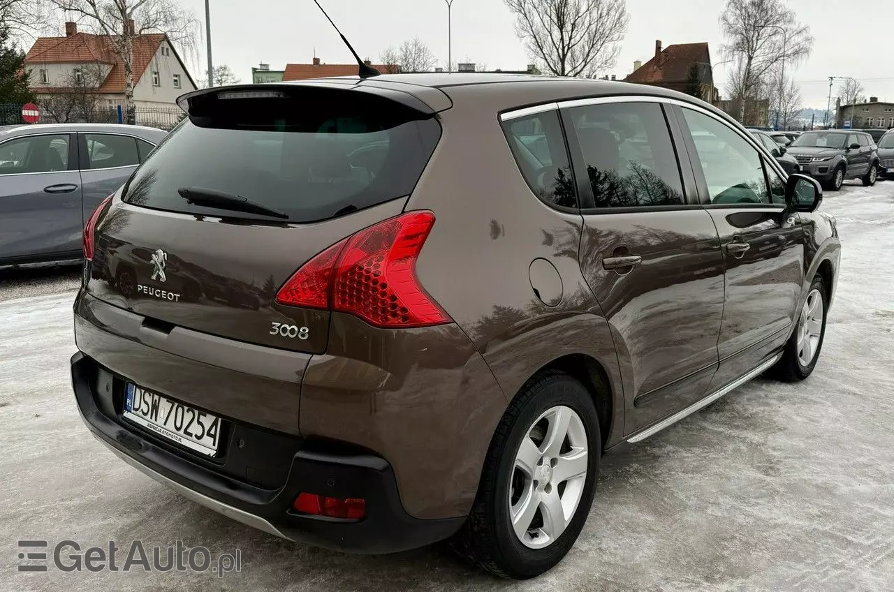 PEUGEOT 3008 2.0 HDi HYbrid4