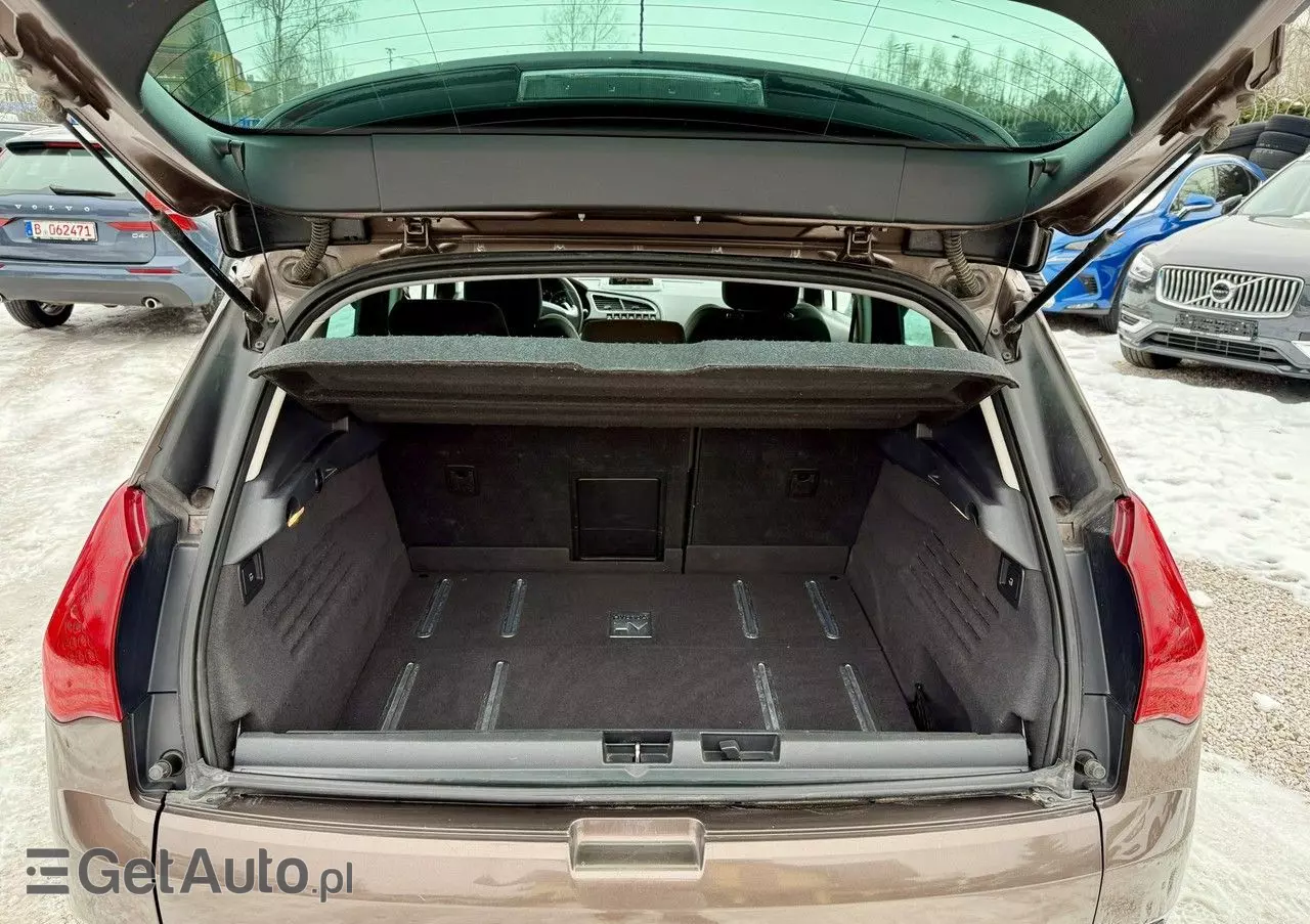 PEUGEOT 3008 2.0 HDi HYbrid4