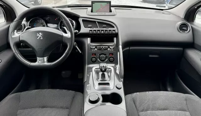 PEUGEOT 3008 2.0 HDi HYbrid4