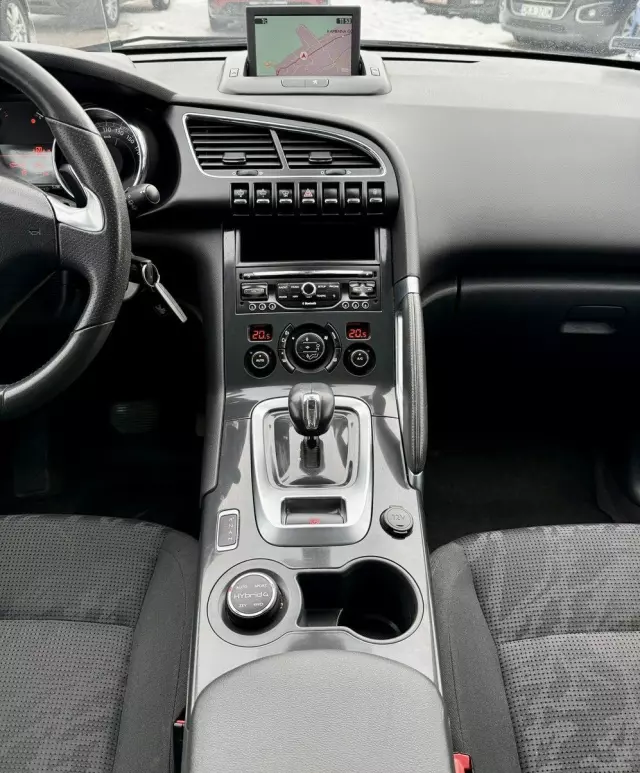 PEUGEOT 3008 2.0 HDi HYbrid4