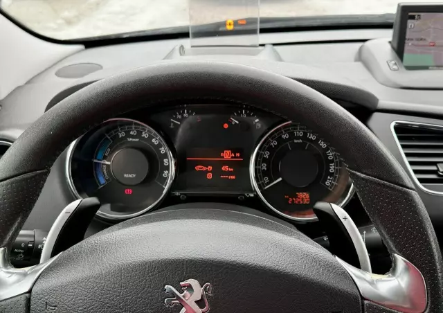 PEUGEOT 3008 2.0 HDi HYbrid4