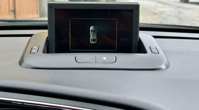 PEUGEOT 3008 2.0 HDi HYbrid4