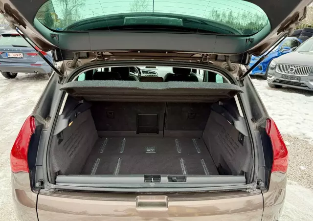 PEUGEOT 3008 2.0 HDi HYbrid4