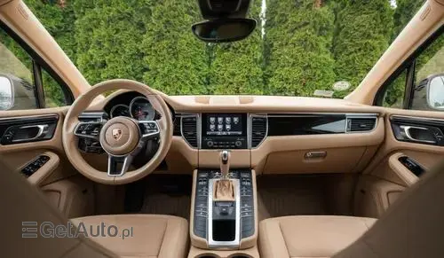 PORSCHE Macan 