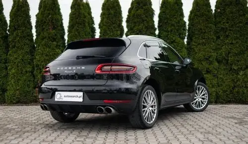 PORSCHE Macan 