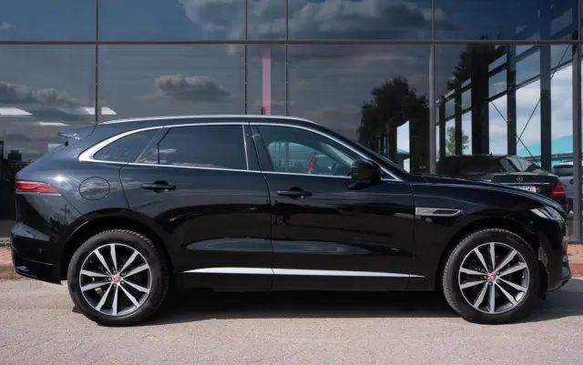 JAGUAR F-Pace D200 AWD R-Dynamic HSE