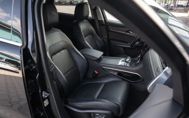 JAGUAR F-Pace D200 AWD R-Dynamic HSE