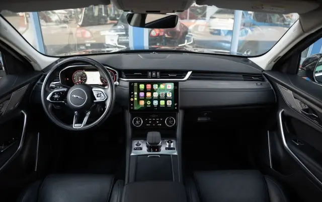 JAGUAR F-Pace D200 AWD R-Dynamic HSE