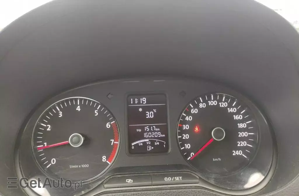 VOLKSWAGEN Polo 