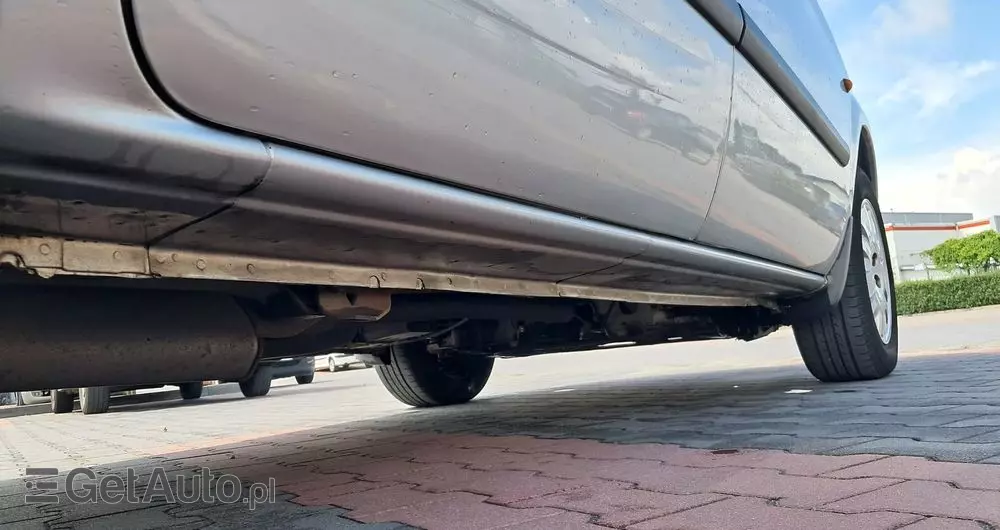 CHRYSLER Voyager 2.4 SE