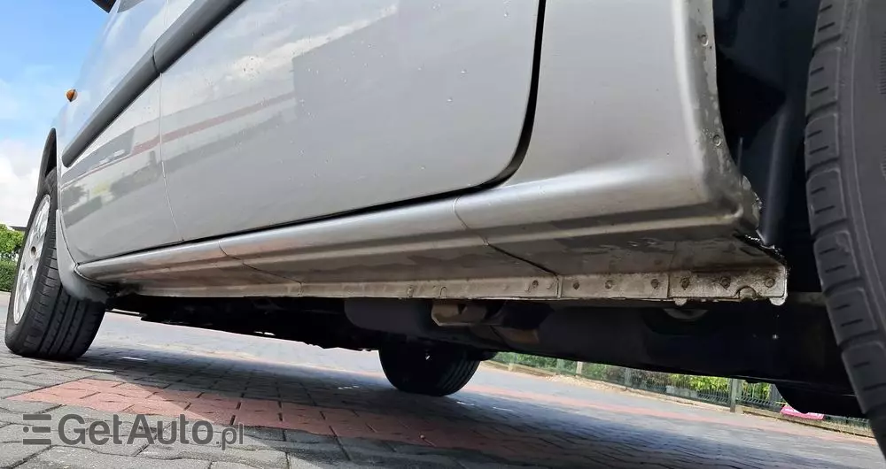 CHRYSLER Voyager 2.4 SE