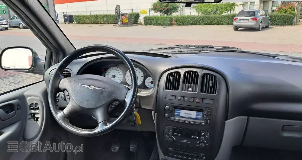 CHRYSLER Voyager 2.4 SE