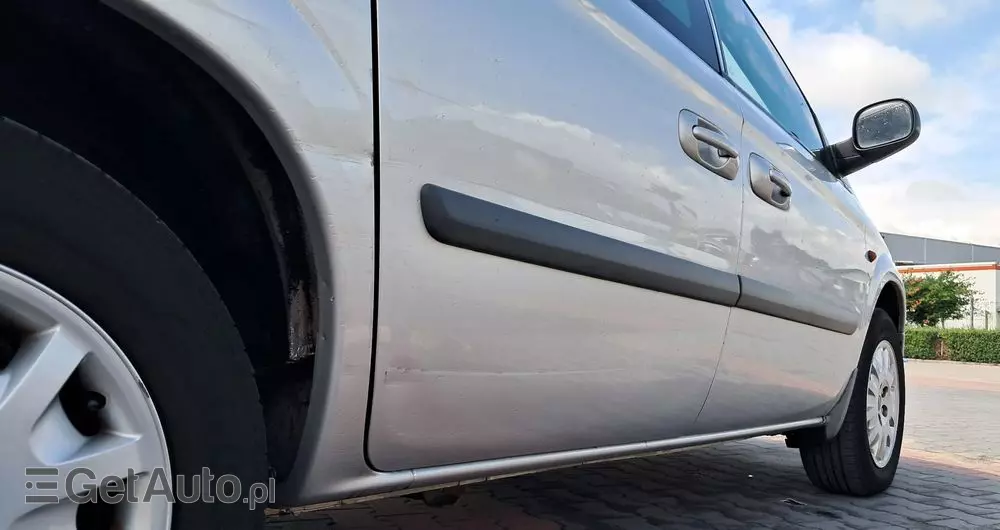 CHRYSLER Voyager 2.4 SE