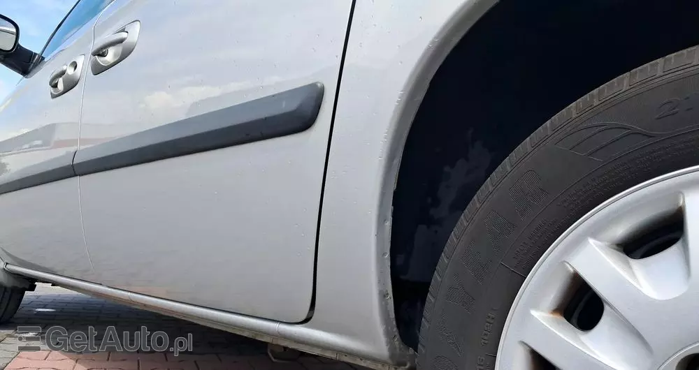 CHRYSLER Voyager 2.4 SE