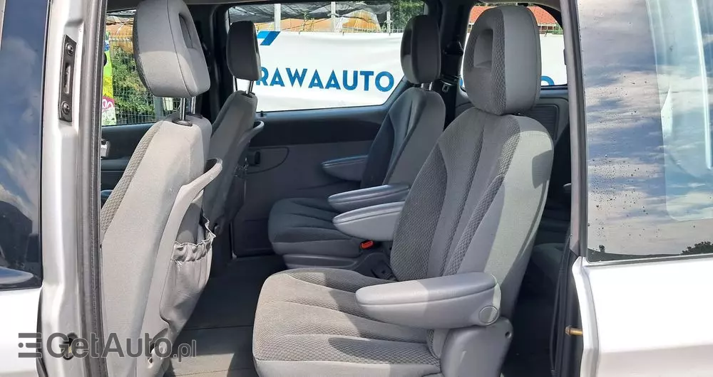 CHRYSLER Voyager 2.4 SE