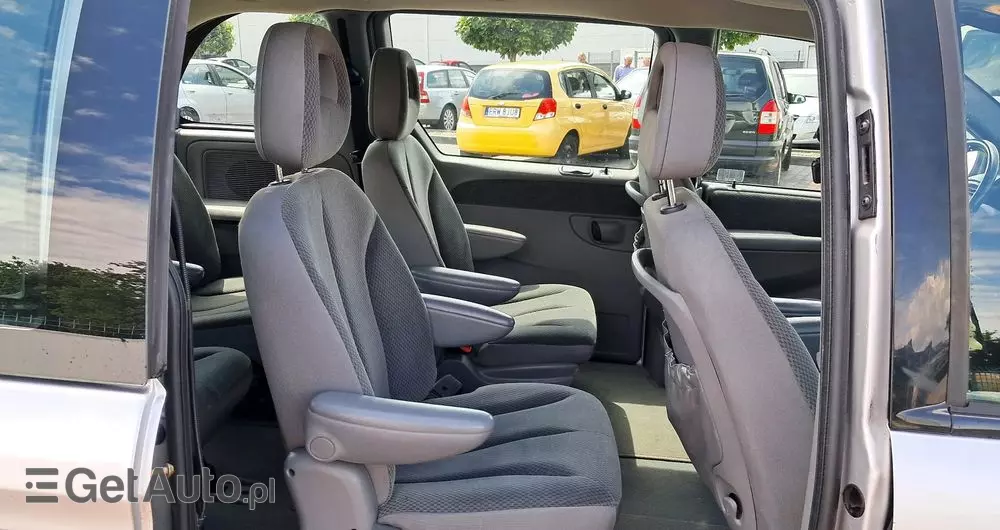 CHRYSLER Voyager 2.4 SE